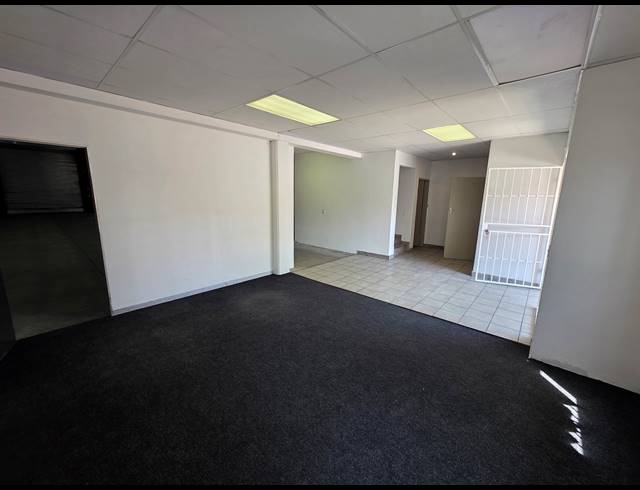 550M² WAREHOUSE TO LET IN STORMILL